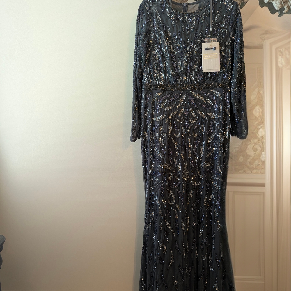 Mac Duggal Elegant Sequin Evening Gown Size 12 New With tag #5124